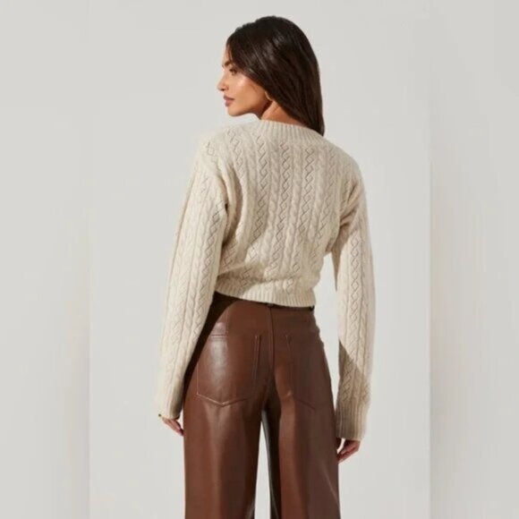 NWT ASTR the Label Knot Front Cropped Sweater Cream - Picture 7 of 9